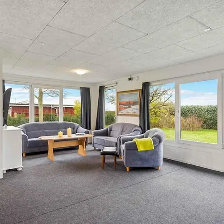 Lovely Summer House By Veno Bay Holiday home *
