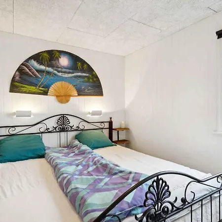 Lovely Summer House By Veno Bay Holiday home