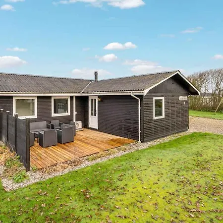 Feriehus Lovely Summer House By Veno Bay