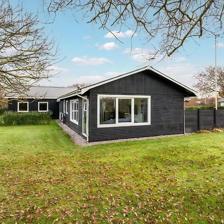 Feriehus Lovely Summer House By Veno Bay *